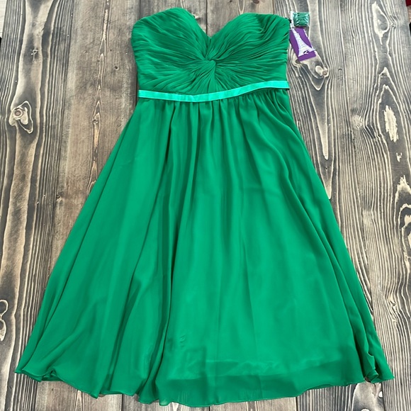 🌟Host Pick🌟Green Abby Paris Dress - Picture 3 of 9